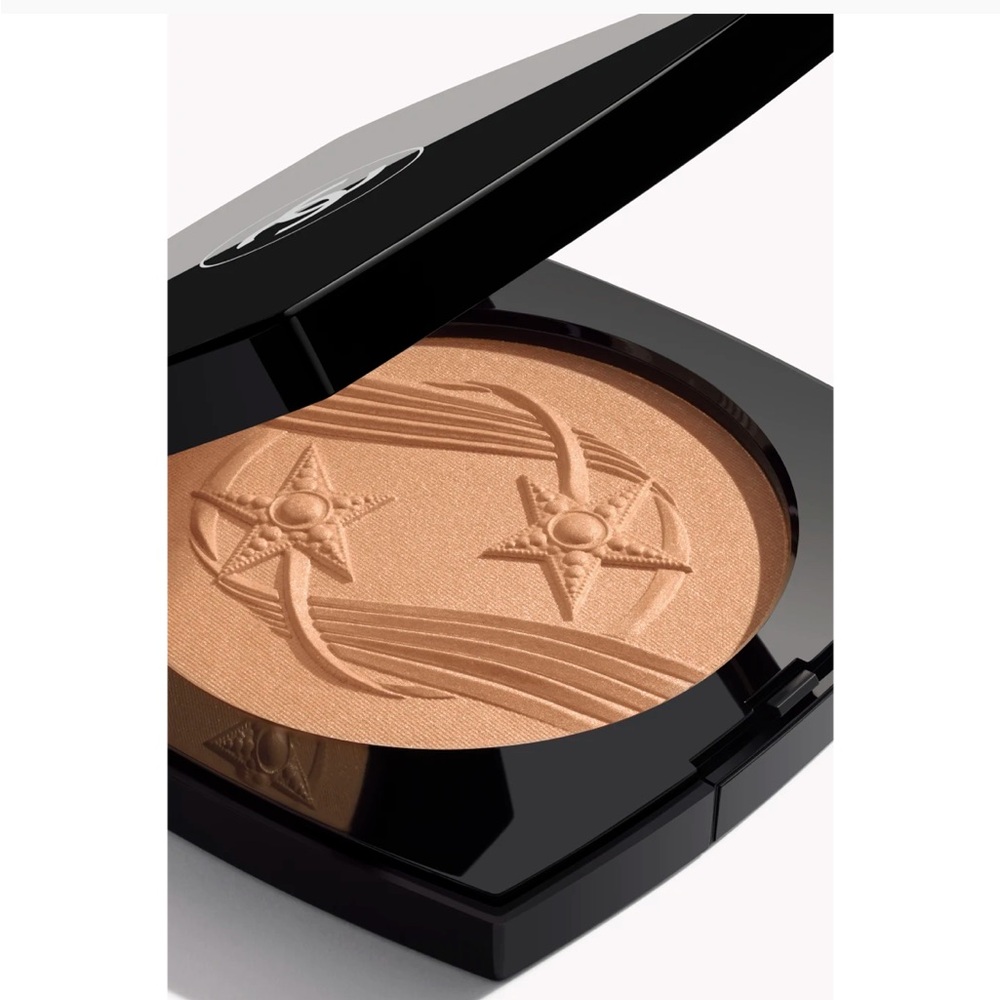 Chanel Illuminating Powder - Picture 2 of 10